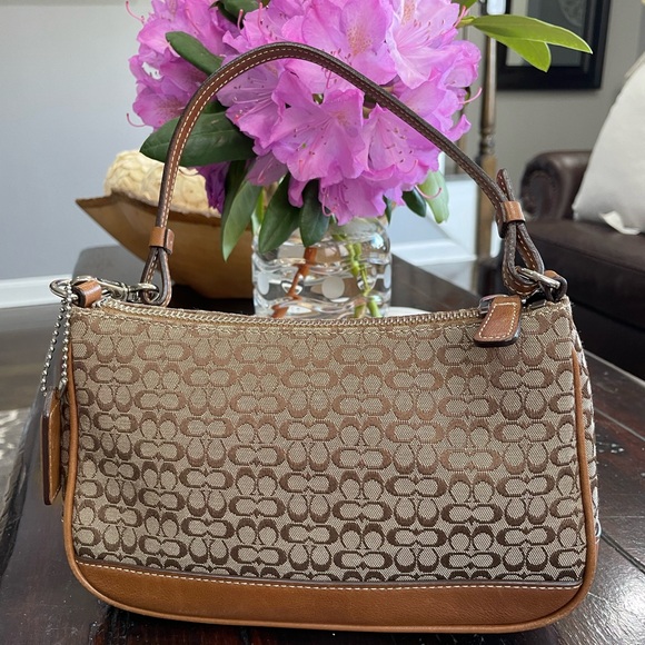 Authentic Coach mini Pristine vintage  EUC - Picture 1 of 6